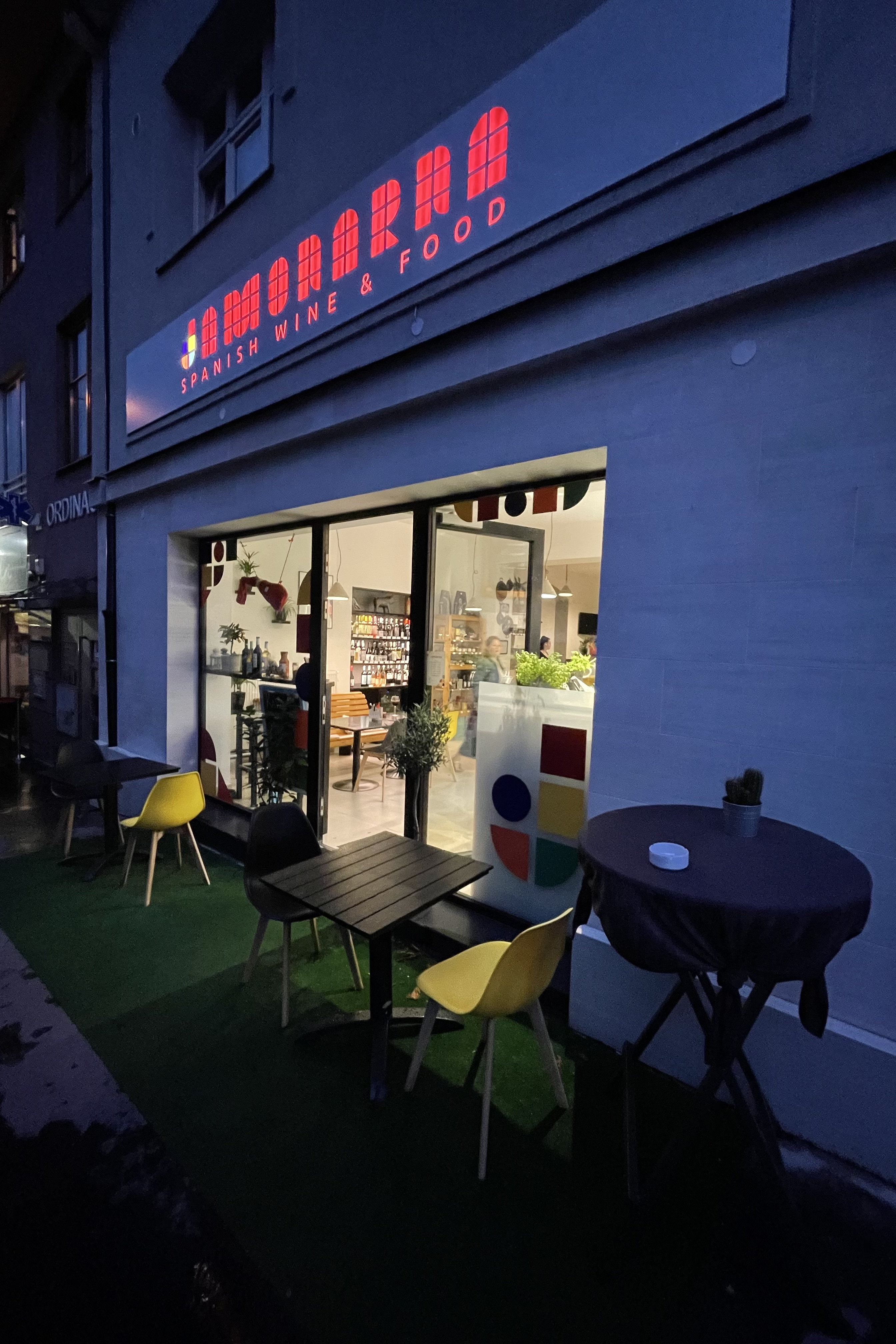 Jamonarna_exterier_night